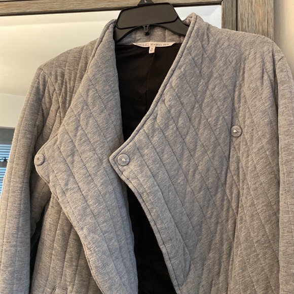 RACHEL Rachel Roy, M, quilted wrap jacket, warm & in EUC!  Wardrobe staple!! - Picture 4 of 9